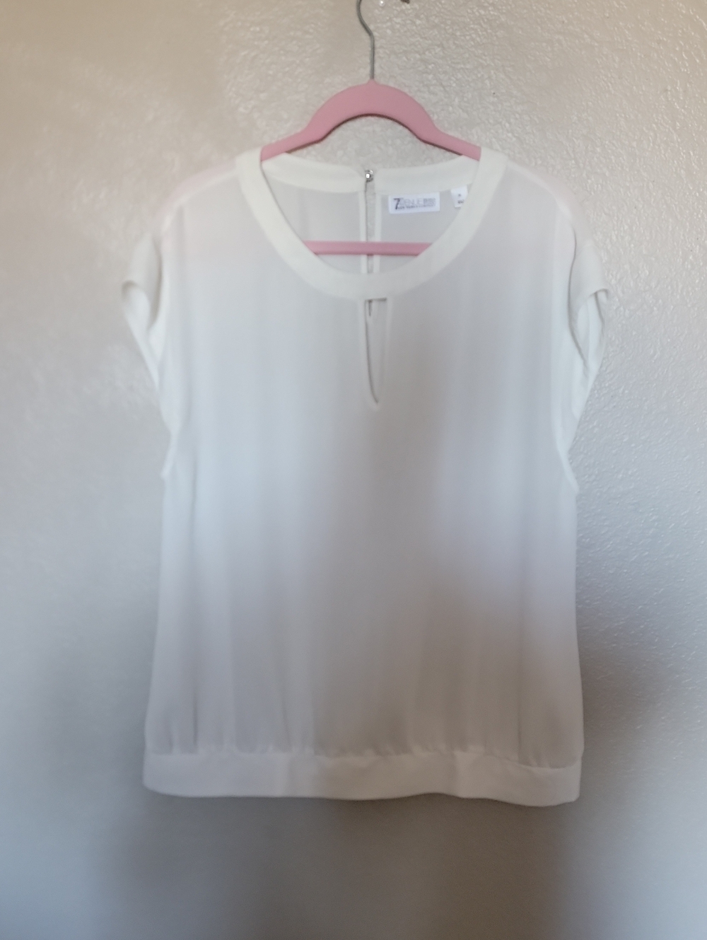 New York & Company Cream Short-Sleeve Keyhole Blouse
